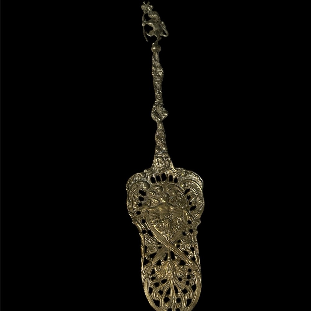 Ornate Gold Filigree Cake Server